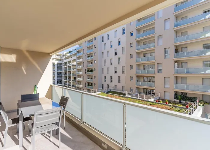 Panier, Major, Appartement De 47 M2, Parking Et Terrasse