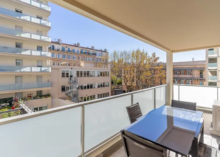 Panier, Major, Appartement De 47 M2, Parking Et Terrasse