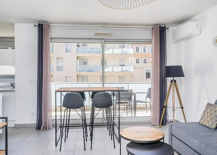 Panier, Major, Appartement De 47 M2, Parking Et Terrasse