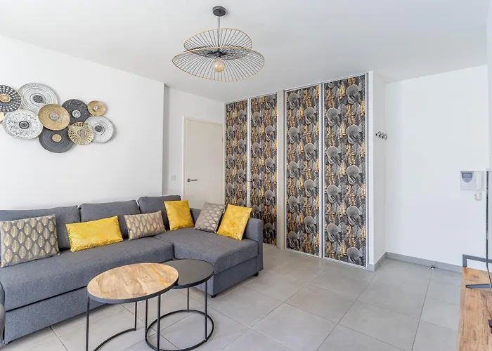 Panier, Major, Appartement De 47 M2, Parking Et Terrasse